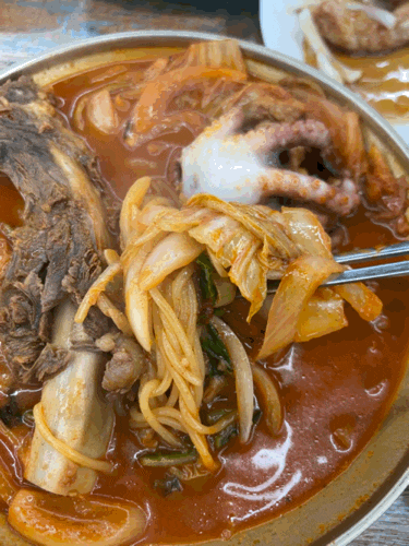 인천 강화도 통낙지와 왕갈비가 들어간 짬뽕 웨이팅 맛집 육짬 애견동반 후기