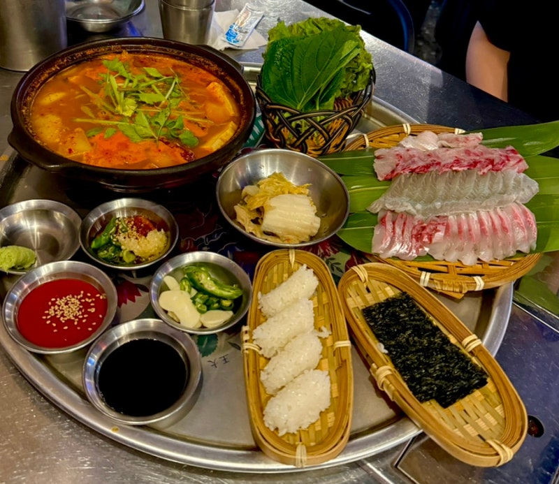 부산 수영구 광안리 푸짐한 가성비 횟집 추천 | 데이트하기 좋은 맛집 '맹구포차' 후기