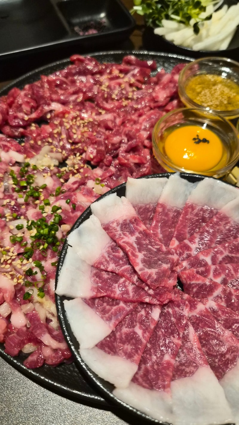 주택 개조 감성에서 즐기는 당일도축 뭉티기와 차돌육회 맛집 광안리 장손육회