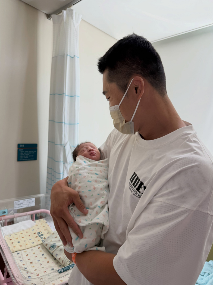 김동현 넷째 득남, 여섯 식구 된 가족 근황이 주목받는 이유
