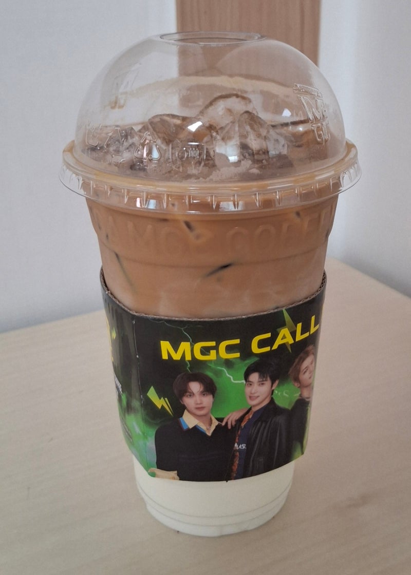 메가커피 하우스밀크라떼 후기ㅣ가을 시즌에 어울리는 고소한 커피