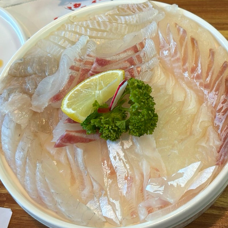 [남해 맛집] 쏠비치 근처 맛집 설리삼촌, 자연산회를 코스로 즐기는 삼촌카세