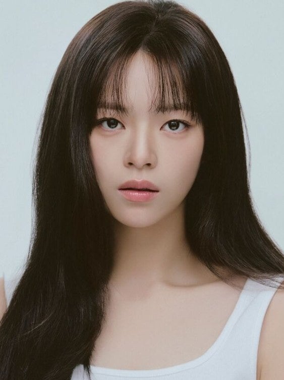 JYP 떠나자 얼굴이 바뀌었습니다… 11년 만에 나온 정연 프로필, 못 알아볼 뻔했어요