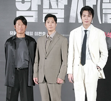 '암살자(들)' 이민호 옆에서 스물여섯 해째 같은 고민 중인 배우