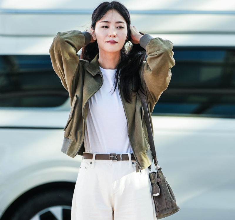 37세 전여빈 출국룩 랄프로렌 785만원 스웨이드자켓 415만원 버킷백 뉴욕 컬렉션