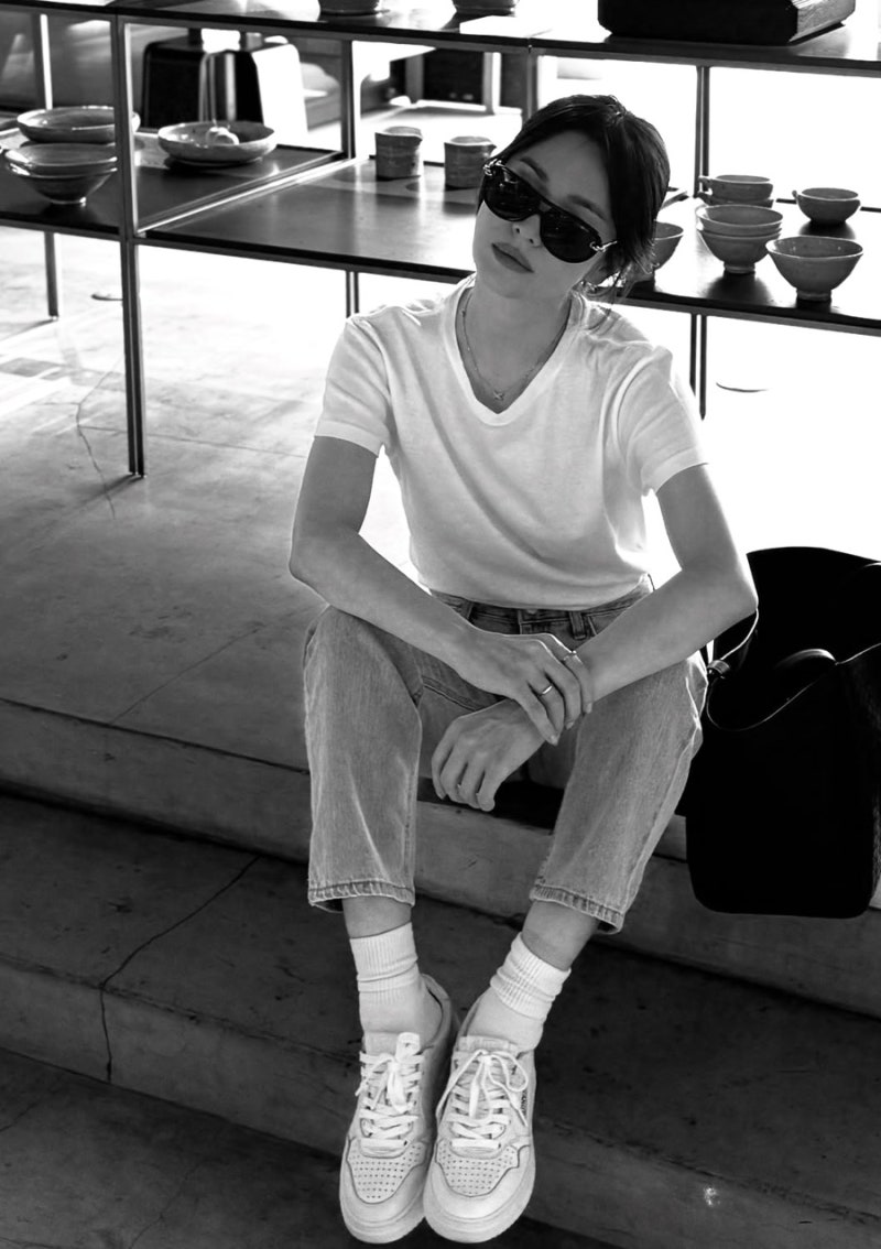 Why Song Hye-kyo's 40s fashion is the standard: Her relaxed casual wear is even prettier