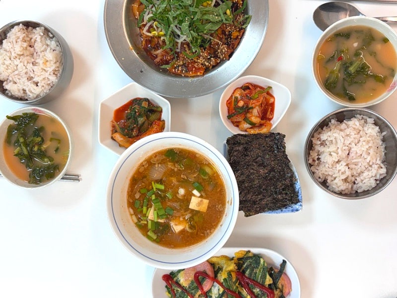 부산 남포동 국제시장 맛집 아즈매부엌 정성이 느껴지는 집밥 밥집 추천