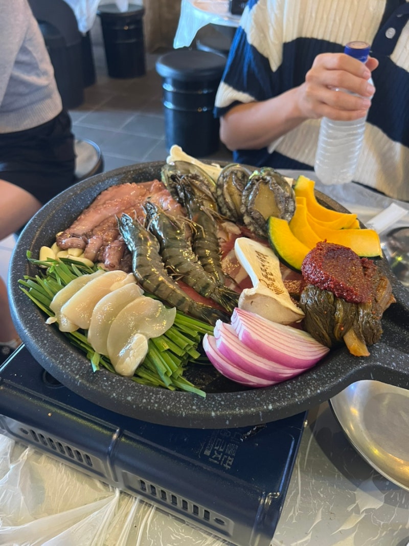 Yeosu Restaurant Dolmuneo Sanghoe: A Full Review of Stone Octopus Samhap and Fried Rice