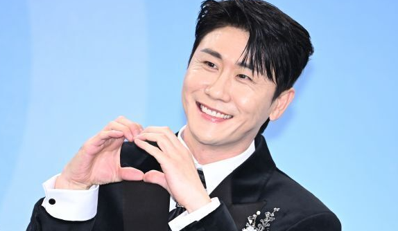 영탁 3년 만의 정규 3집 'GOGO' 12곡 중 11곡을 직접 썼습니다