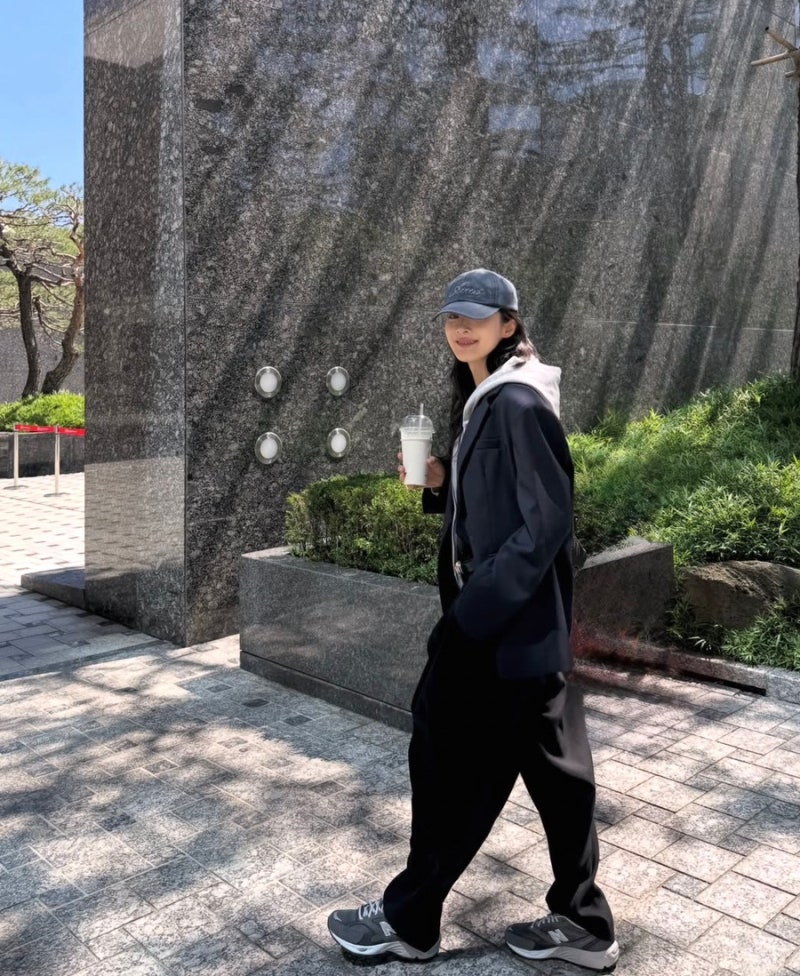 이청아 40대 맞나여…? 꾸안꾸 가을룩 완성한 뉴발