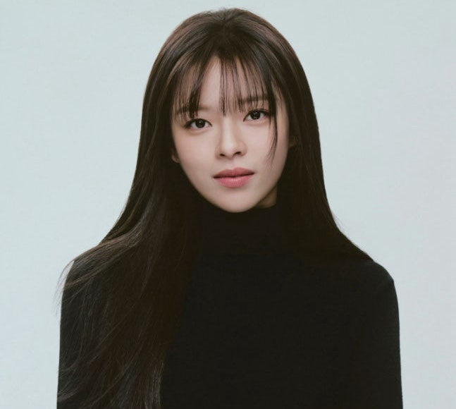 TWICE's Jeongyeon Reveals New Profile as 'Actress Yoo Jeongyeon' and Makes Screen Debut with 'New Recruit: The Movie'
