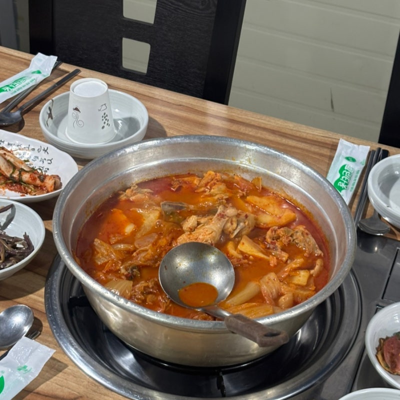 속초 현지인 로컬 맛집 추천 화톳불 묵은지도리탕 술 한잔하기 좋은 교동 밥집