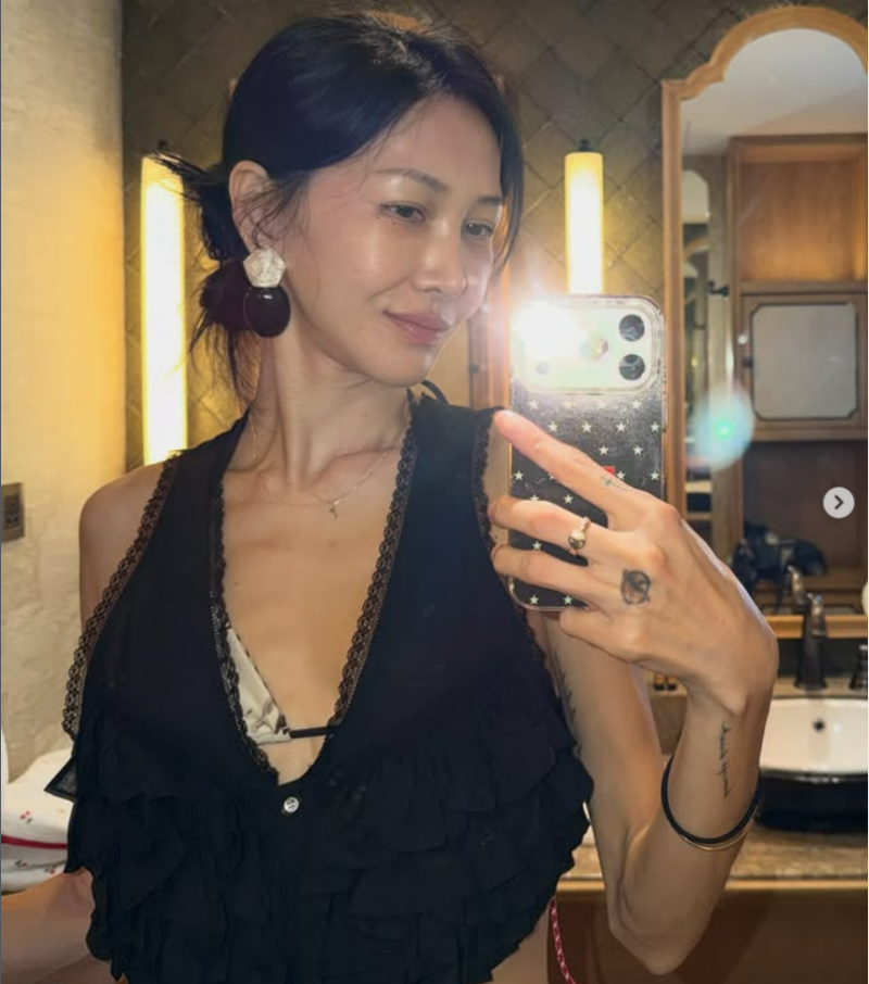 발레 그만두고 엄태웅 아내로 살던 그녀, 46세 사복이 이렇게 힙할 줄이야