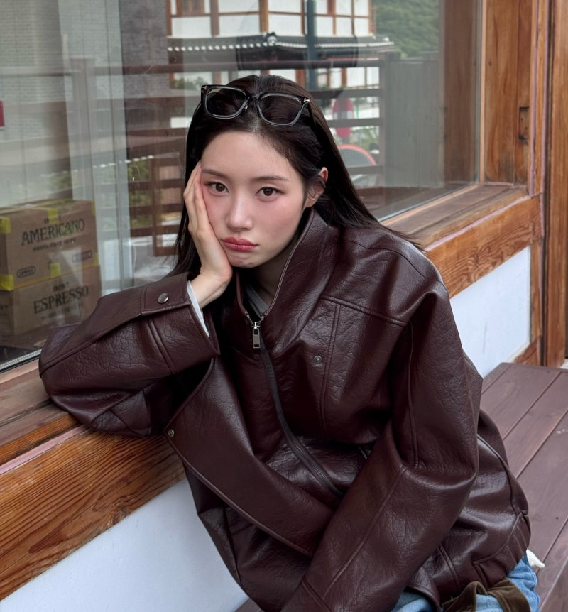 정채연 인스타그램 레더자켓 온앤온 와인 레더점퍼 가을옷 추천