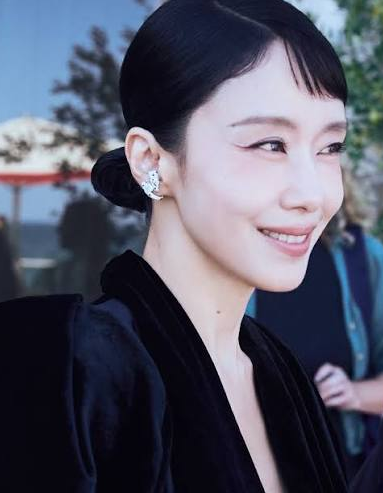 "53세에 선택한 파격적인 변신" 전도연 가능한 사랑 베니스 앞머리 처피뱅