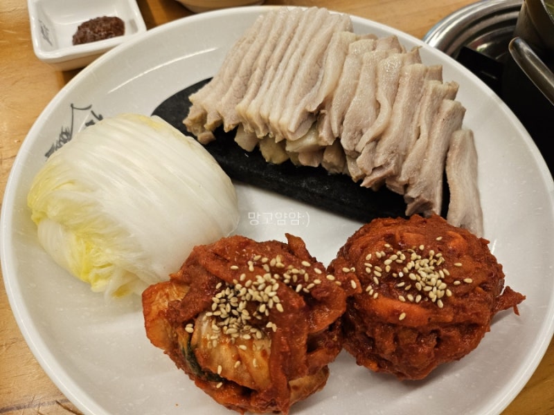 잠실새내 보쌈 맛집, 야들야들 반반보쌈에 해물칼국수까지! 박만배아리랑보쌈