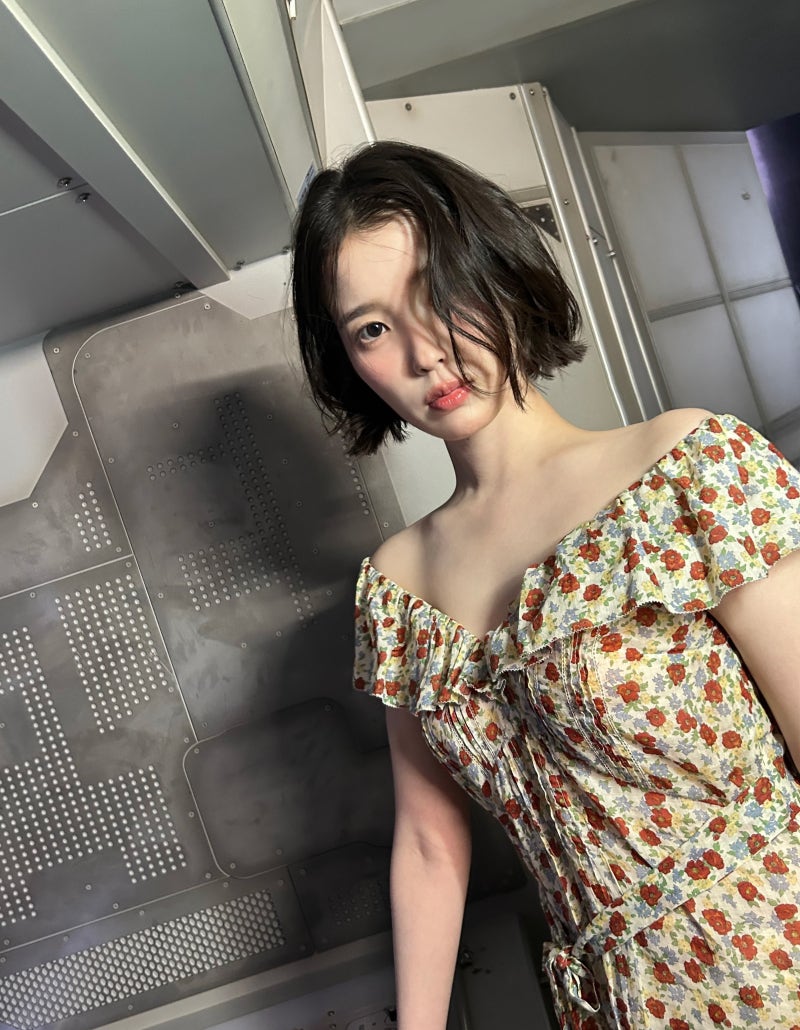 Cottagecore IU's Rare Short Hair Selca, Gwangju MV Filming Behind-the-Scenes Revealed