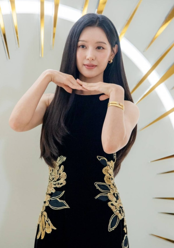김지원 유퀴즈 온 더 블럭 출연 확정 유재석과 10년 만의 예능 재회와 닥터X 복귀 소식