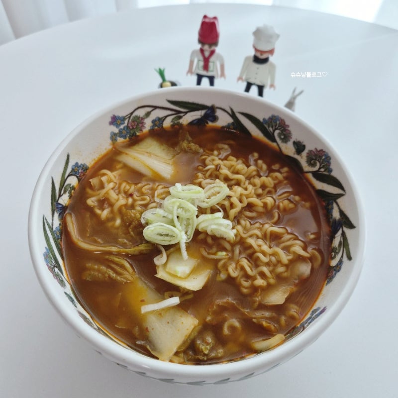 해장라면의 반전! 윤남노라면에 배추 듬뿍 넣으세요!