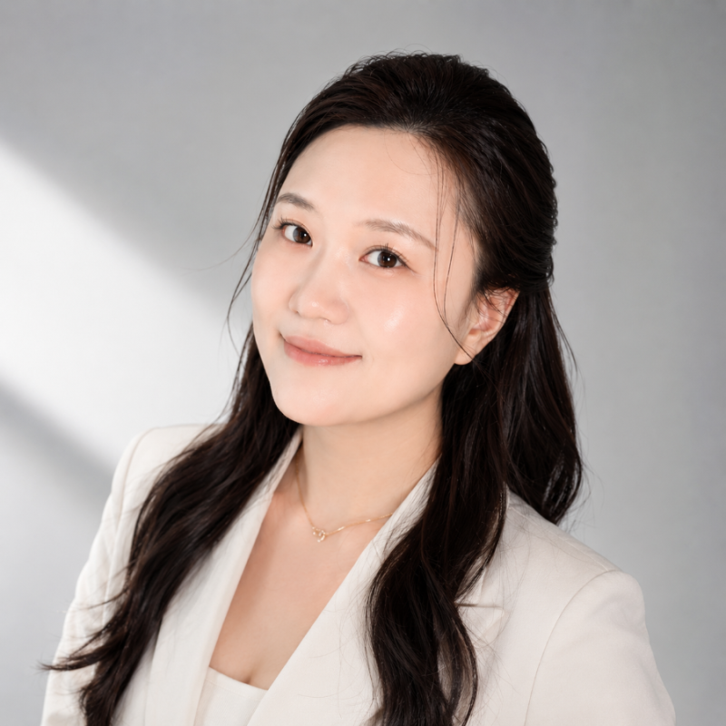 촉촉한 광채 쿠션팩트 에이지투웨니스 글래스 스킨 에센스 10년째 사용중