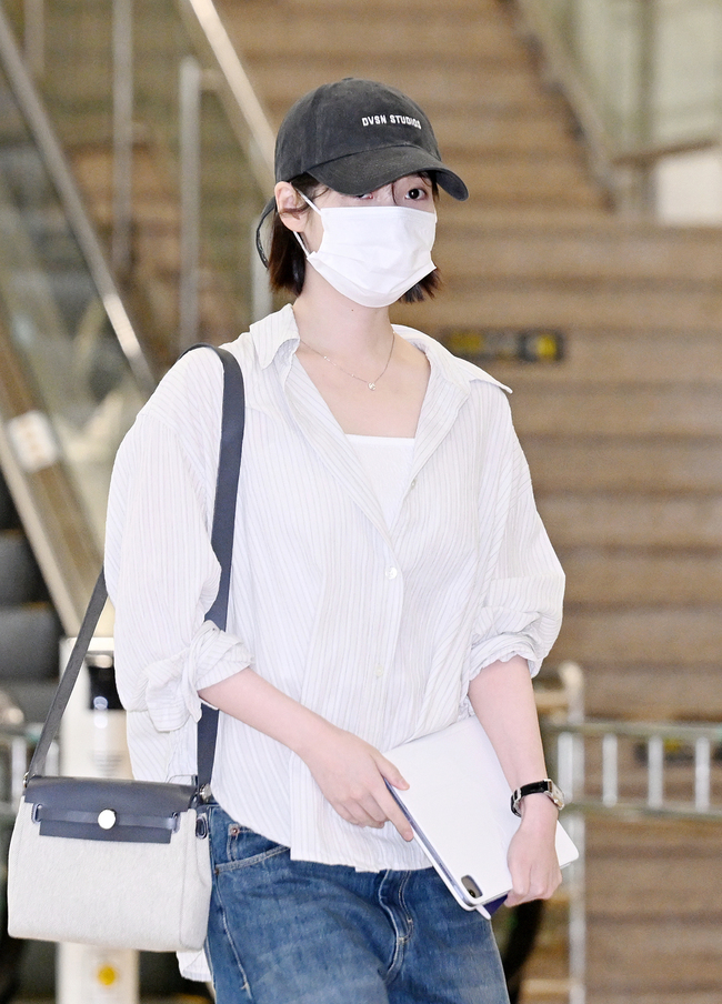 IU's Shanghai casual fashion: The 400,000 won T-shirt's real price was 118,000 won
