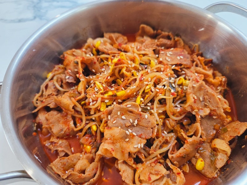 가성비 좋은 콩나물요리 콩나물불고기레시피 간편한데 맛도 좋아 대패삼겹살요리 콩나물삼....