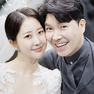 김다예, 사과 20일 만에 홈쇼핑 복귀…SNS는 멈춘 채 부부가 택한 첫 공개 무대
