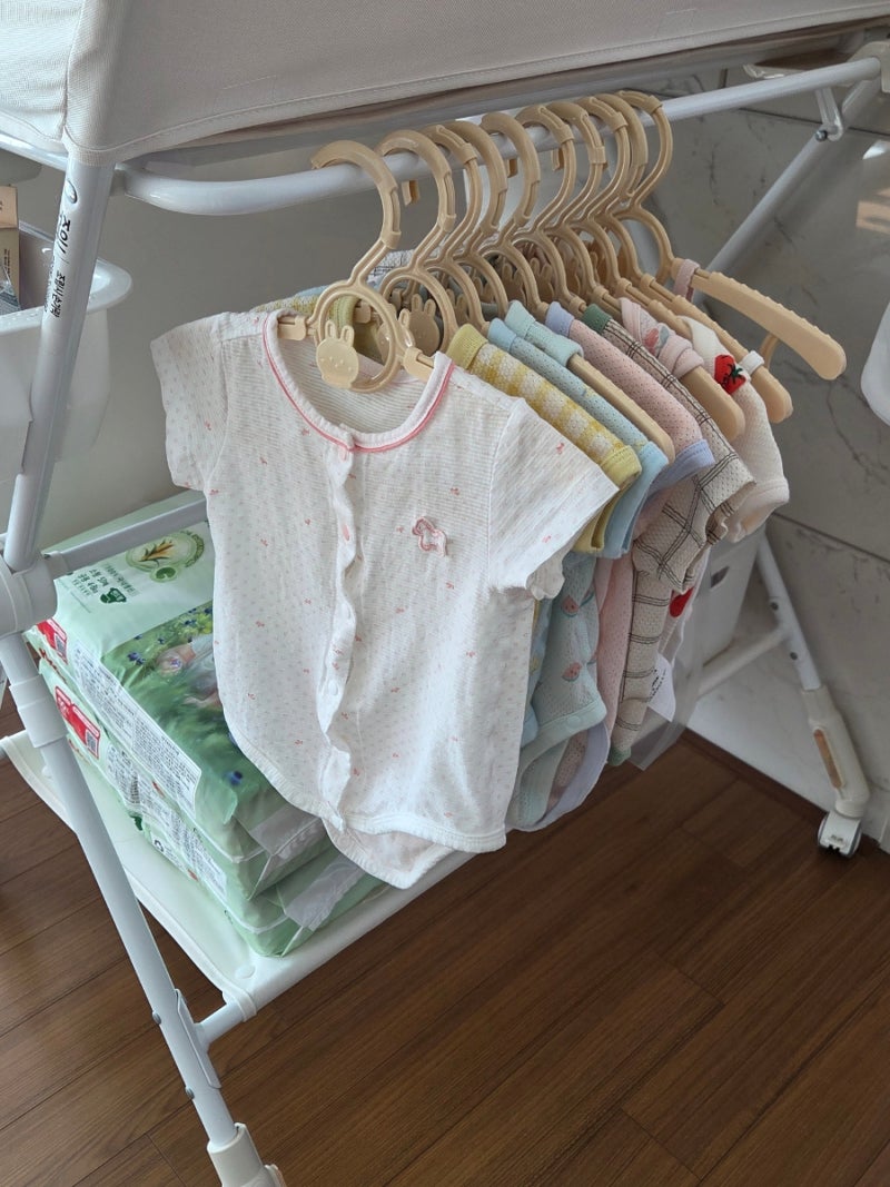 7월생 여름아기 2.9kg 신생아 바디수트 실착 후기(유니클로/H&M/코니 사이즈 비교, 건조기 사용)