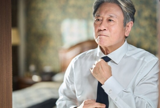 최민식 나이 인턴 영화 드라마 부인 김활란 자녀 차기작 파묘 인스타 & 프로필