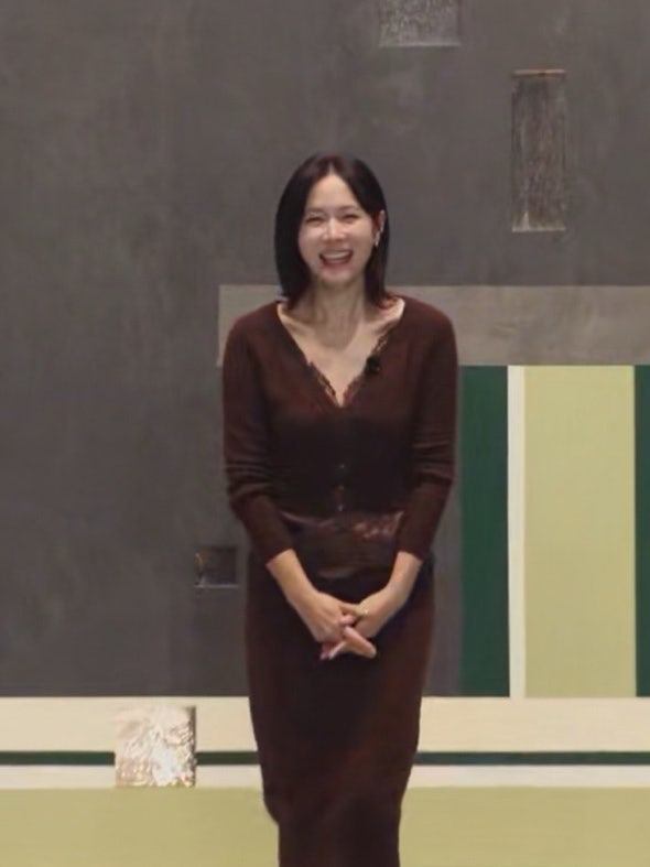냉장고를 부탁해에 출연해 호평을 받은 배우 손예진의 명품 니트셋업