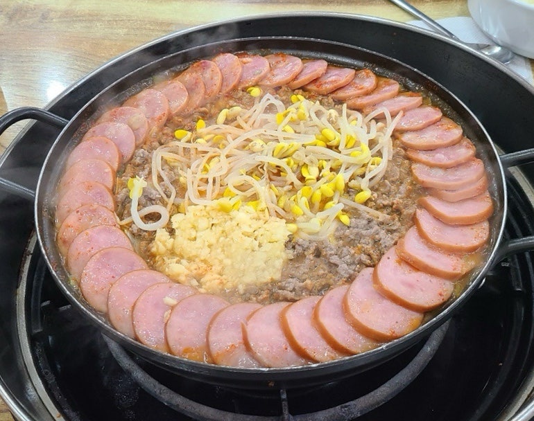 [경기 수원] 인계동 나혜석거리 맛집 | 비주얼 압도 이나경송탄 부대찌개 솔직후기 | 주차, 웨....