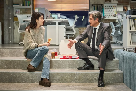 한소희 인턴 CEO 선우는 어떤 역할? 앤 해서웨이 원작 캐릭터와 비교