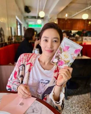 김혜수 프로필 나이 데뷔 학력 대표작 총정리
