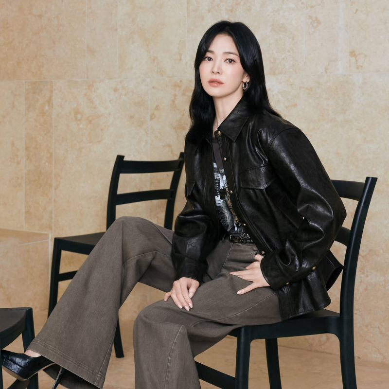 복수 끝나니까 사람이 달라졌네…‘김밥 먹던 동은이’ 송혜교, 파리서 45세 믿기 힘든 사복