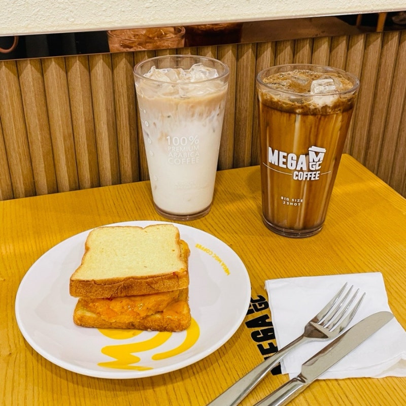 메가커피 신메뉴 중식마녀 마라크림 새우토스트 오르조 라떼 직접 먹어본 후기