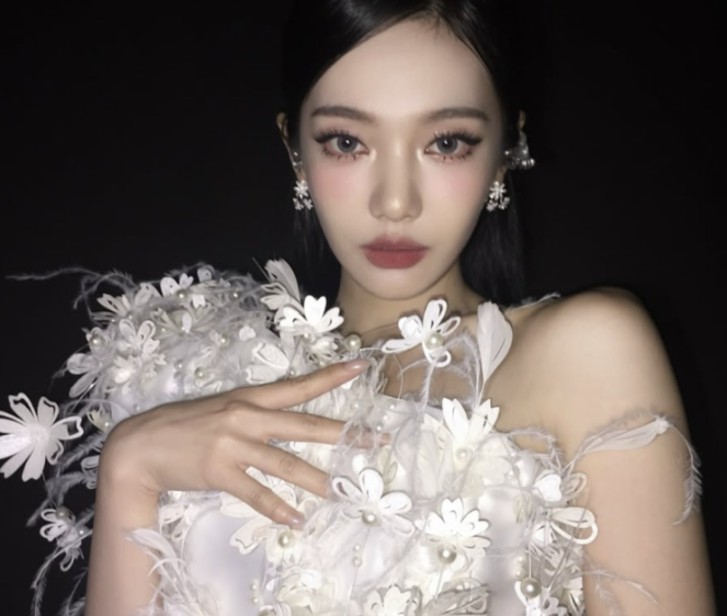 닝닝 프사 논란, '가운데손가락' 이미지에 팬덤 발칵…결국 재변경