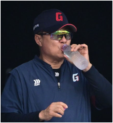“가을야구 탈락했는데 우승팀은 롯데가 정한다?”…KT·삼성 운명 쥔 롯데 자이언츠의 잔여....