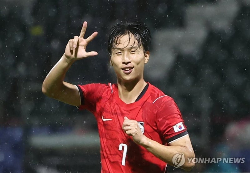 축구선수 엄지성 프로필 나이 소속팀 연봉 국가대표 군대 와일드카드 월드컵 카타르 해트트....