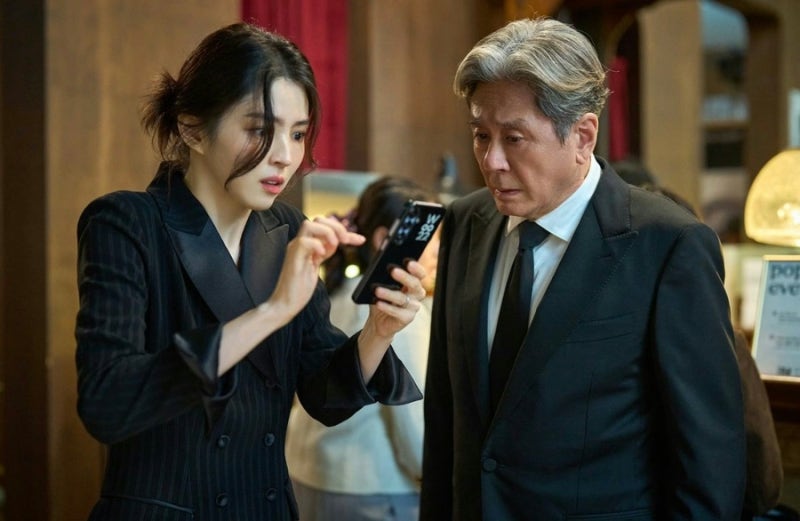 최민식 한소희 인턴, 오늘 개봉…37년 차 신입에 숨은 ‘한 가지’