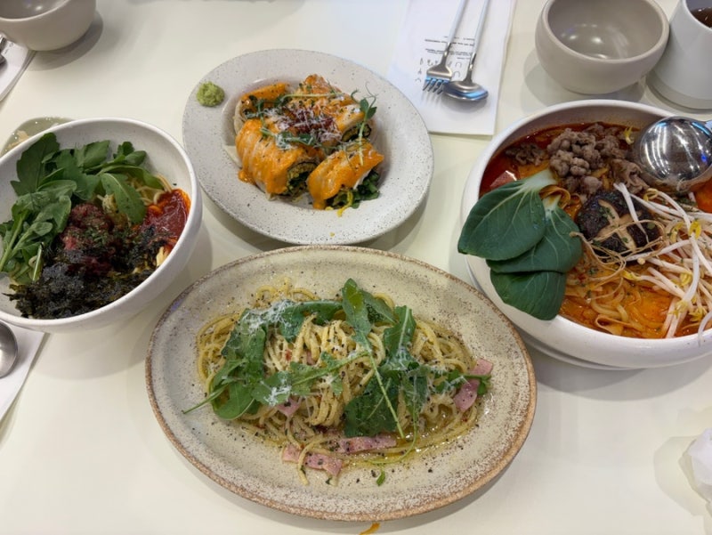 [Haenggung-dong Restaurant] Yamiok Review: A Great Place for Gatherings in Haenggung-dong (Weekend Waiting Review)