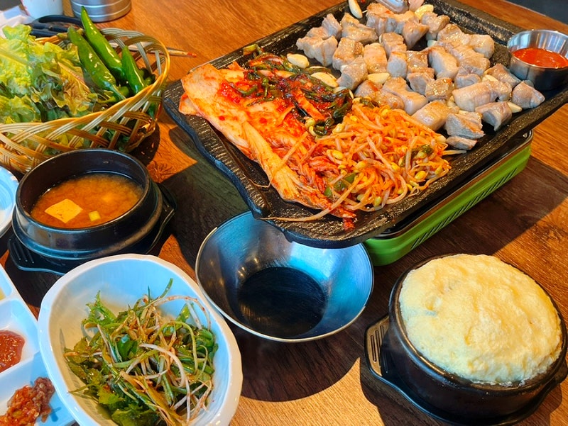 청량리 경동시장 맛집 숯불에 구워주는 고기 미림정