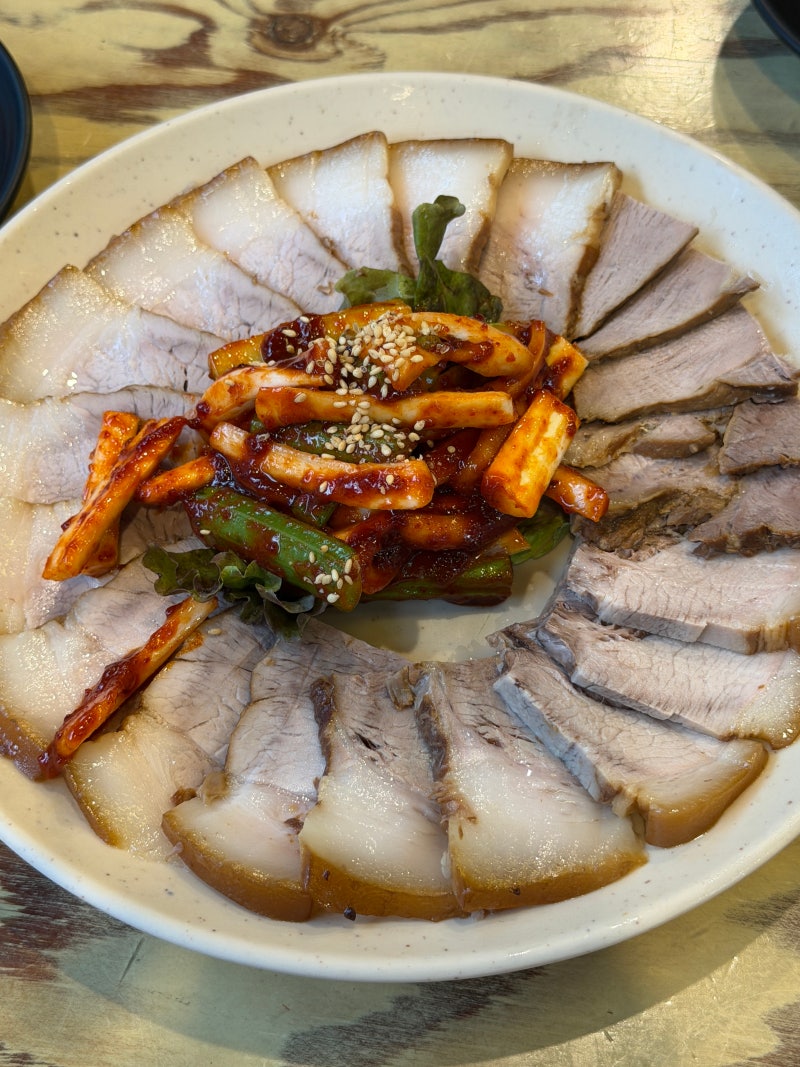 [강릉] 송정 해변 막국수 - 정주영회장님 사진과 함께 #막국수도 맛있는데 #수육이 찐!