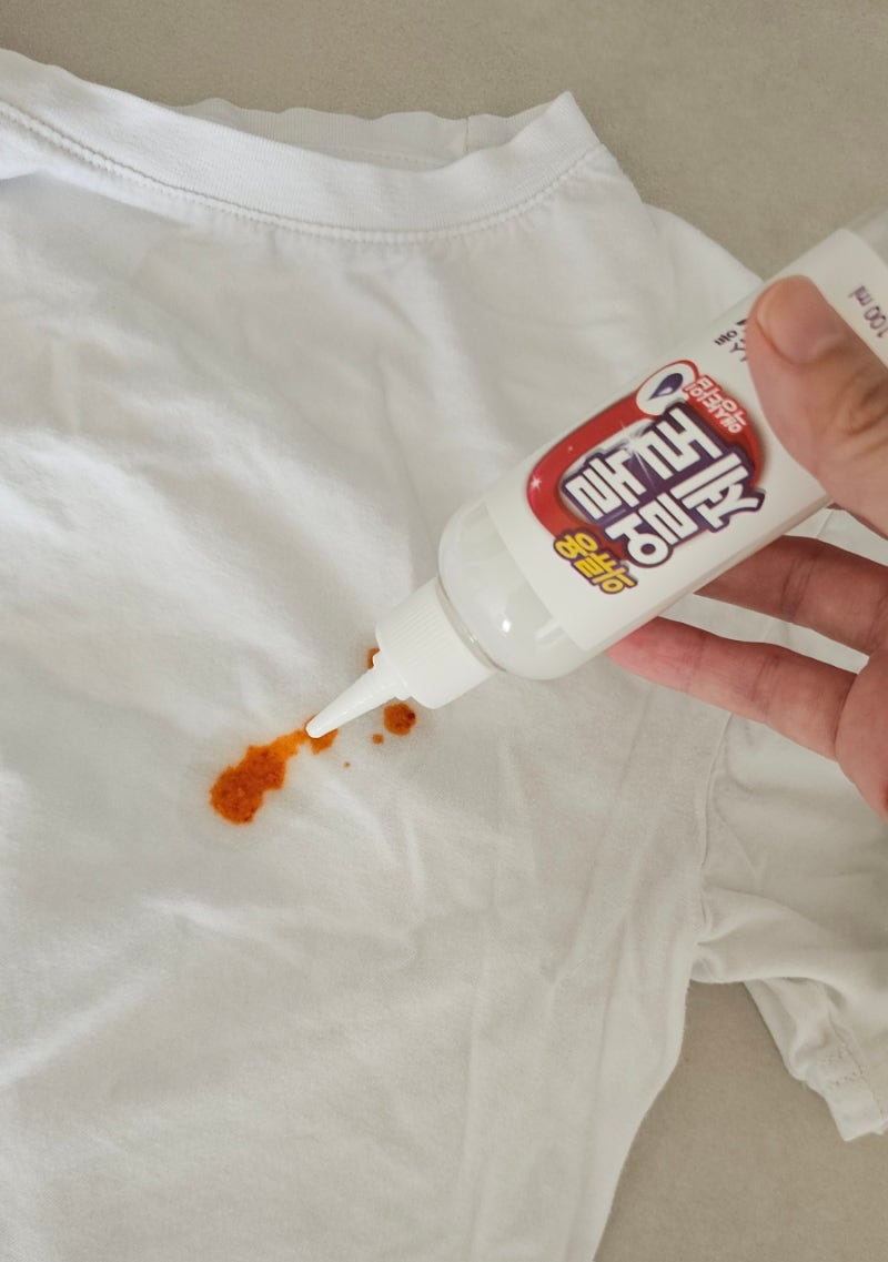 다이소 얼룩제거제 2종 비교, 김치 얼룩에 직접 써보니