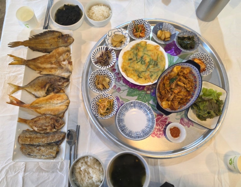 제주 애월 맛집 추천! 갈치구이부터 제육볶음까지 한상 가득 제주할망밥상 애월점 후기
