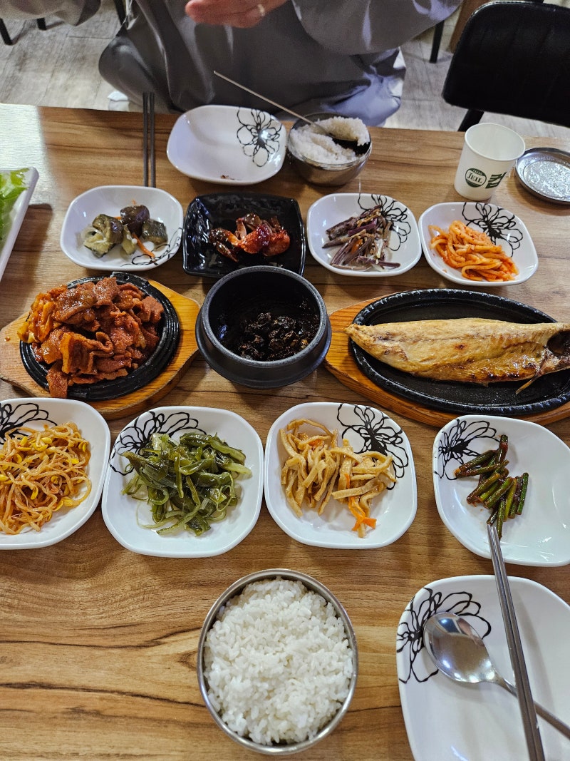춘천 쌈밥 맛집 다미 생선구이까지 정식으로 먹을 수 있는 곳
