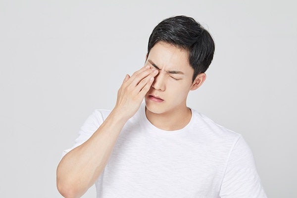 눈밑떨림 원인은?