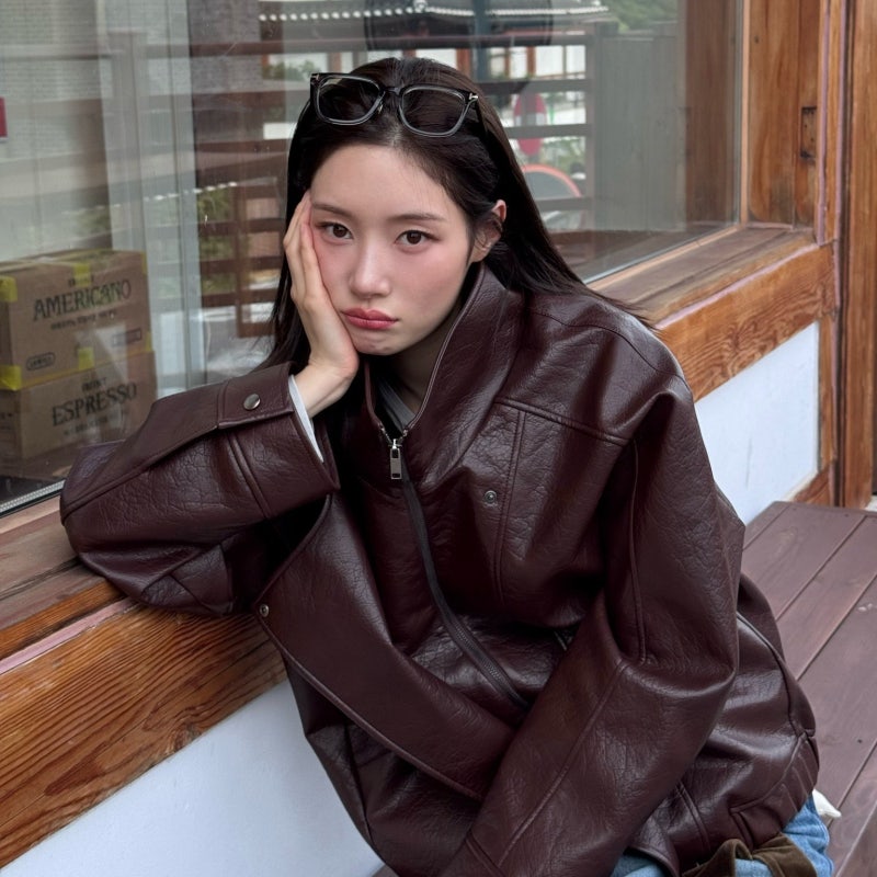 정채연 데일리룩 인스타그램 또 난리.. 온앤온 와인 레더점퍼 가을 자켓 옷 추천
