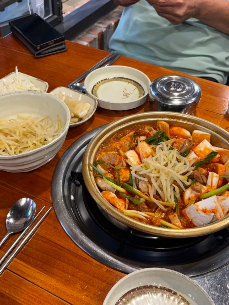 천안신부동맛집 찾는다면 매콤한 갈비찜이 당기는 날 방문하기 좋은 천안버스터미널맛집_짚....