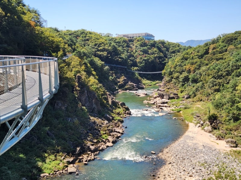 Cheorwon Hantangang Columnar Joint Road - A Great Jando-gil Walk in Autumn