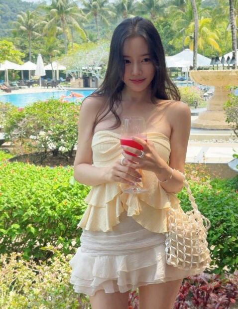 이솔이 비키니 공개, 깜짝 놀란 반전 몸매…“이 정도였어?” SNS 화제